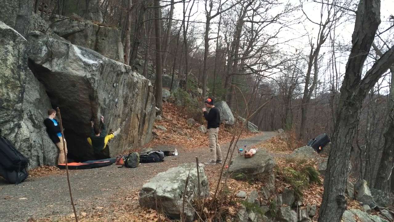 Boxcar Arete v8 - Trapps, Gunks Bouldering - Watch Beta Videos