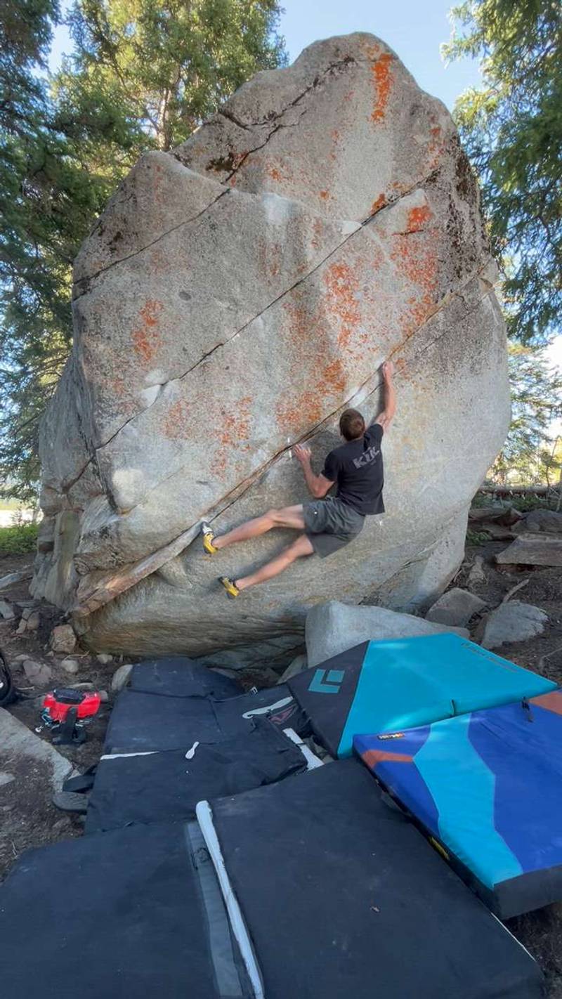 Mike's Seam v10, Big Cottonwood Canyon - Beta Video from brennonmtb