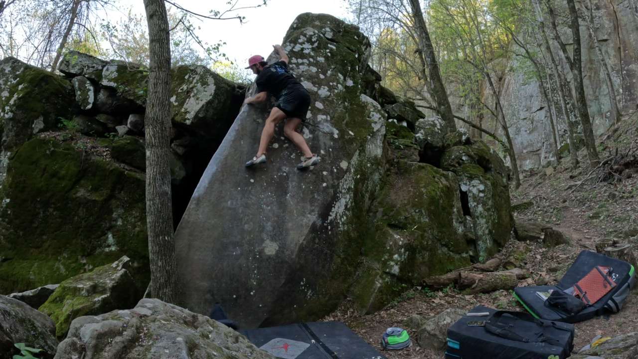Quincy v0 Eastside, Horseshoe Canyon Ranch Bouldering Watch Beta Videos