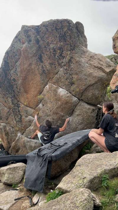 Chalk on Rock v8, Lincoln Lake - Beta Video from routesetter