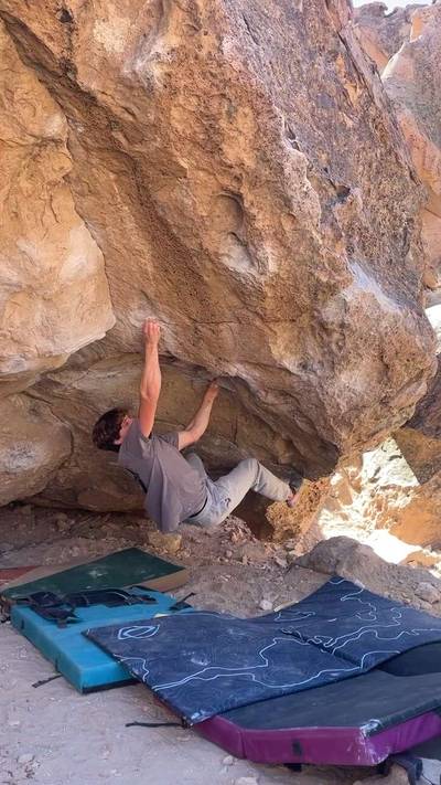 Acid Wash Right v9, Bishop - Beta Video from CLIMBE