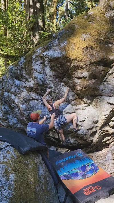 Flow Stone v4, Squamish - Beta Video from climbthatdee