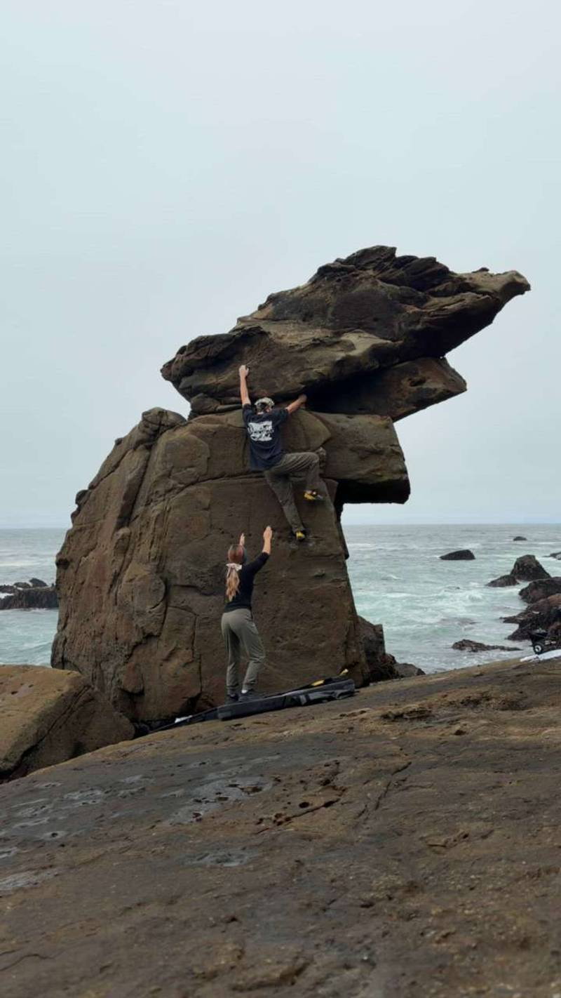 Blockhead Left v0, Salt Point - Beta Video from mellowtonin