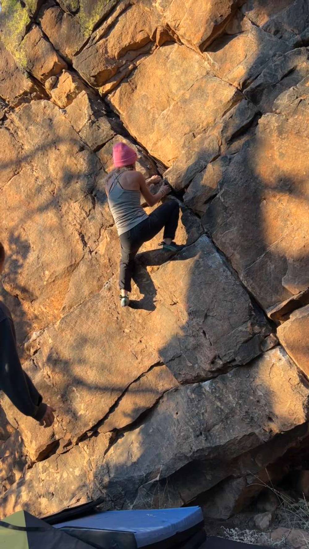 Highball Jugs v0, Roy - Beta Video from climbingchelchel