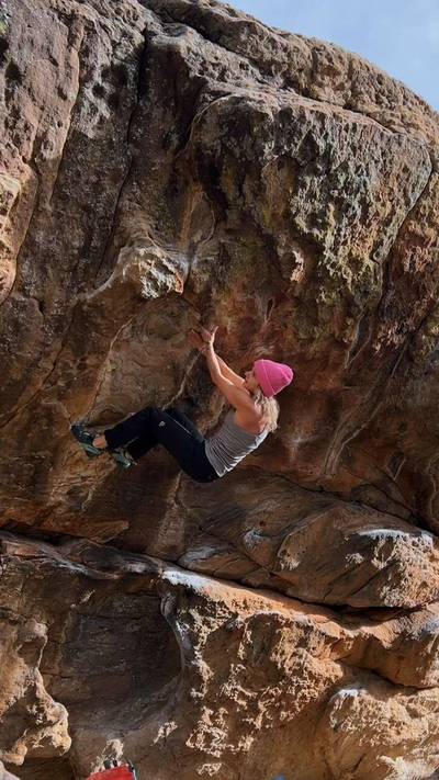 Center El Mushroom v4, Roy - Beta Video from climbingchelchel