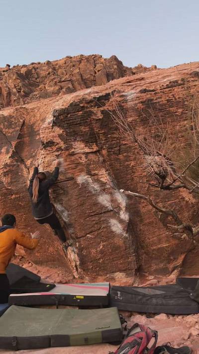Jones'n v4, Red Rock - Beta Video from annaclimbing