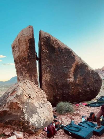 Plumber's Crack v1, Red Rock - Beta Video from Korean.climber