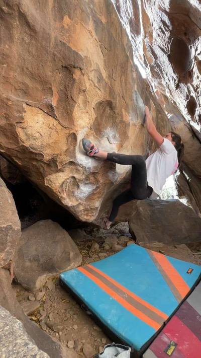 Left El Yuri v7, Hueco Tanks - Beta Video from corinnebaril
