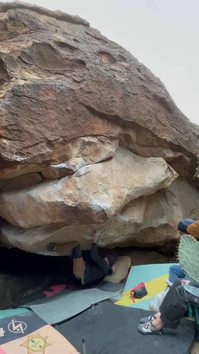 Hebro Sausage v5, Hueco Tanks - Beta Video from vaya_con_doggos