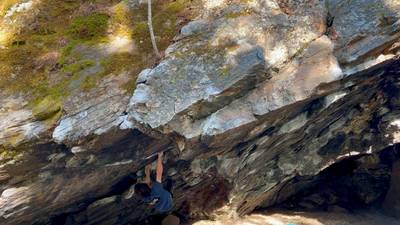 Schist Cave Left v9, Leavenworth - Beta Video from daBoulder