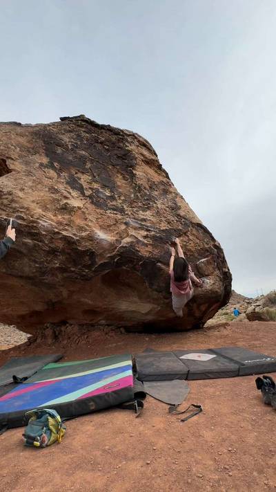 Jabberwocky v4, Moe's Valley - Beta Video from pearclimbs