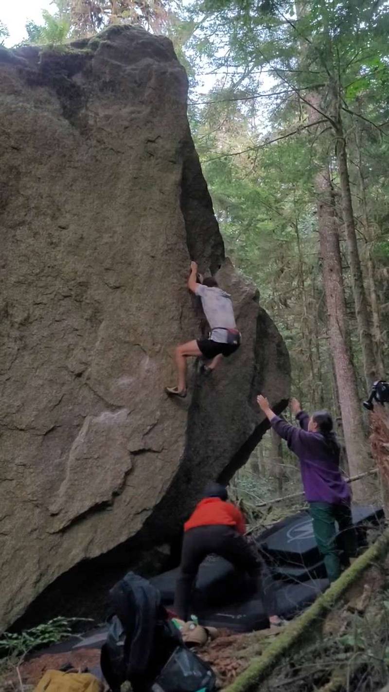 Big Bang v8, Squamish - Beta Video from CarsonClimbs