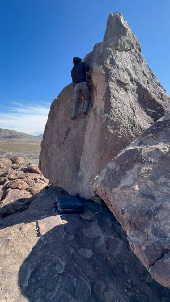 Cathedral Corner v1, Hueco Tanks - Beta Video from JacobTheRock