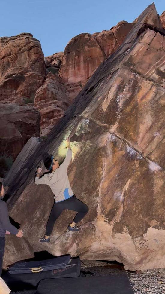 B Team Arete Sit Variation v5, Red Rock - Beta Video from sam.meow