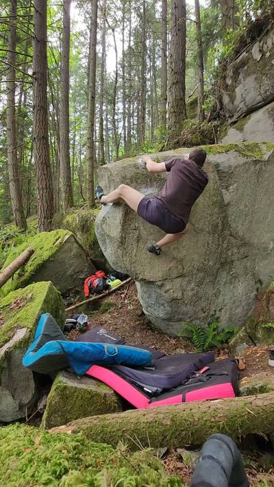 Painted Turtle v4, Vancouver - Beta Video from CarsonClimbs