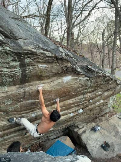 Constellation Chaos v8, Lookout Mountain - Beta Video from ian.climbs