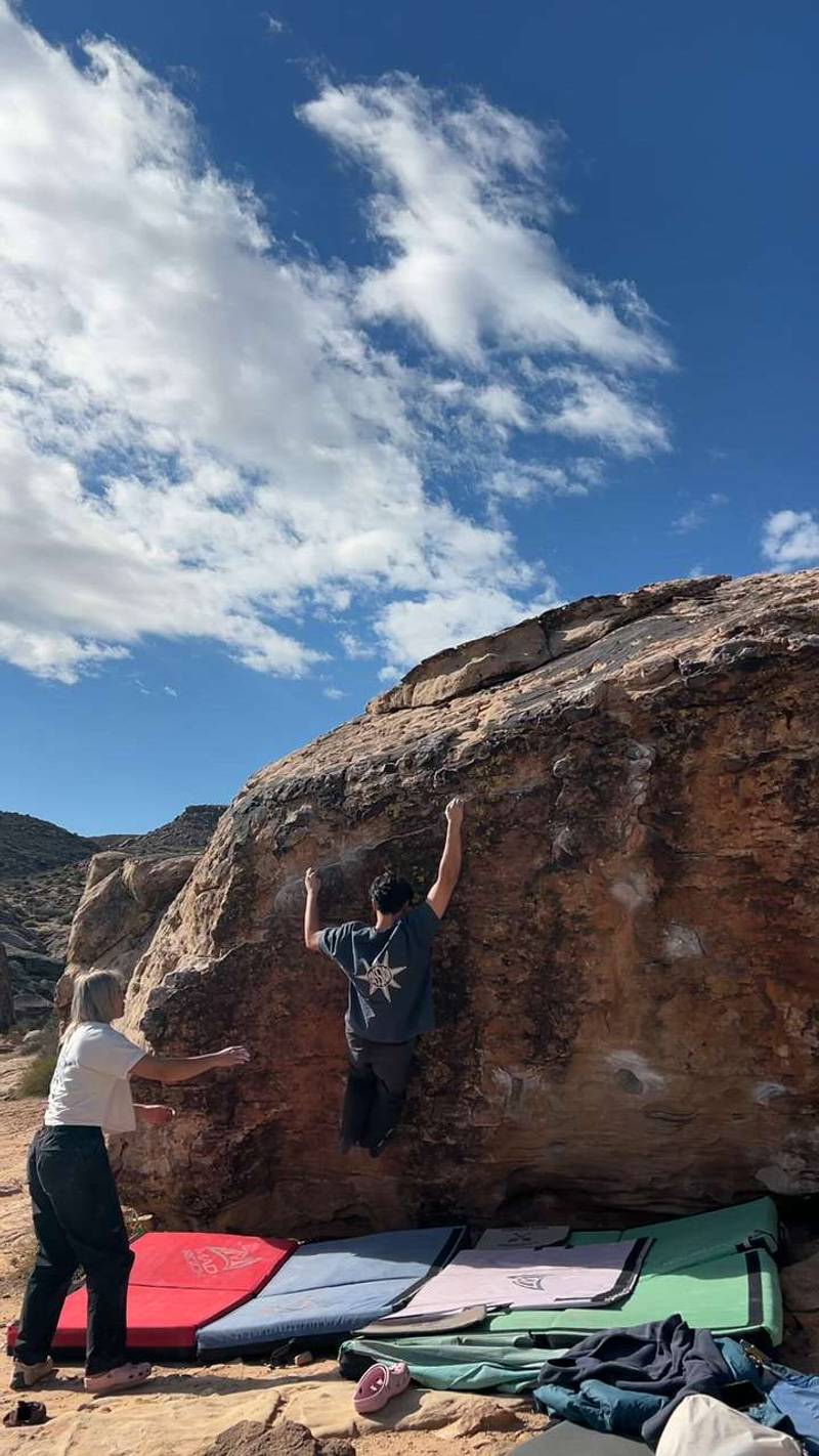 Fang Traverse v3, Moe's Valley - Beta Video from lexgoclimb