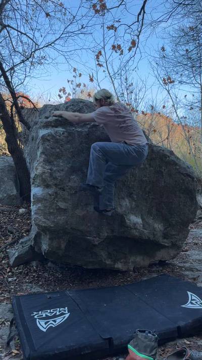 Northwest Arete v3, Barton Creek Greenbelt - Beta Video from StevieMacBouldering