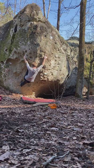 Cobble v5, Hospital Boulders - Beta Video from brew_boulders