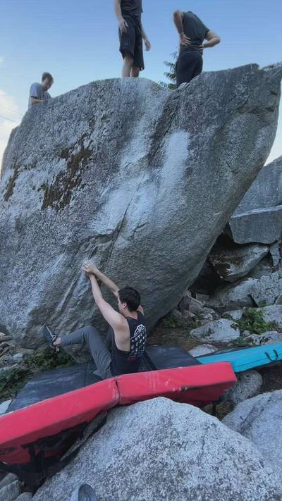 Hummingbird v6, Squamish - Beta Video from mattfischerclimbs
