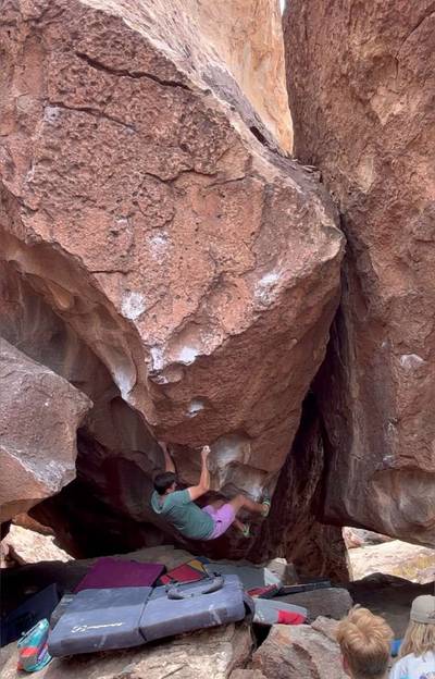 Funk's Arete v8, Hueco Tanks - Beta Video from Mdmayhaps