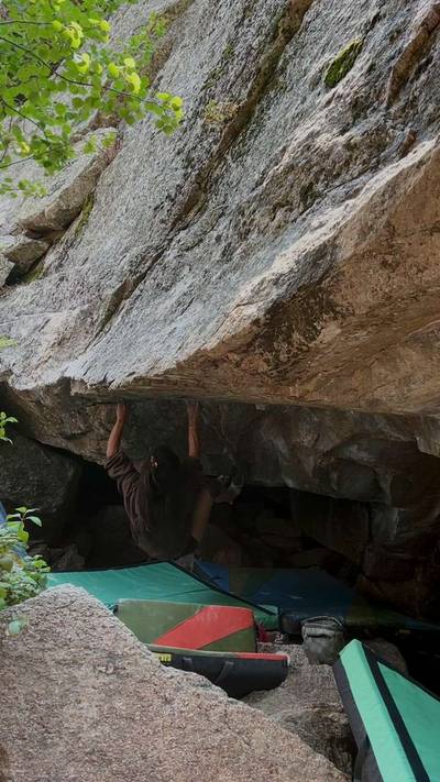 The Dragon's Claw v10, Rocky Mountain National Park - Beta Video from ticlimbs