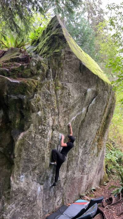 World's Best Boulder Problem v4, Squamish - Beta Video from weschung
