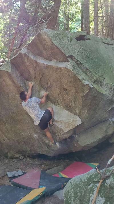 Missing Reaction v6, Squamish - Beta Video from CarsonClimbs