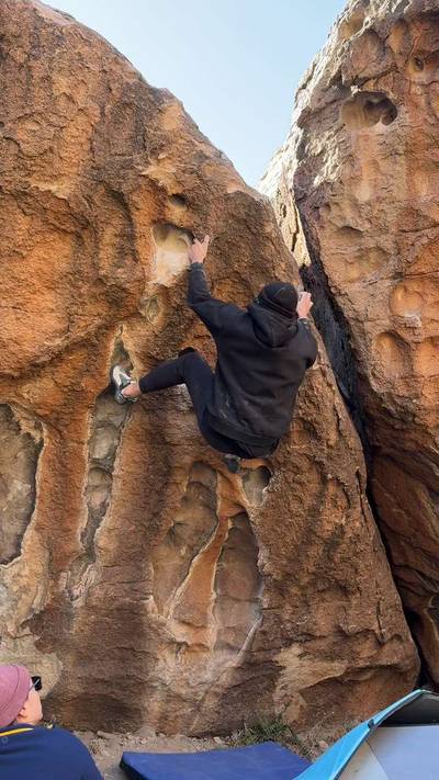 Black and Blue v1, Hueco Tanks - Beta Video from slapthesloper