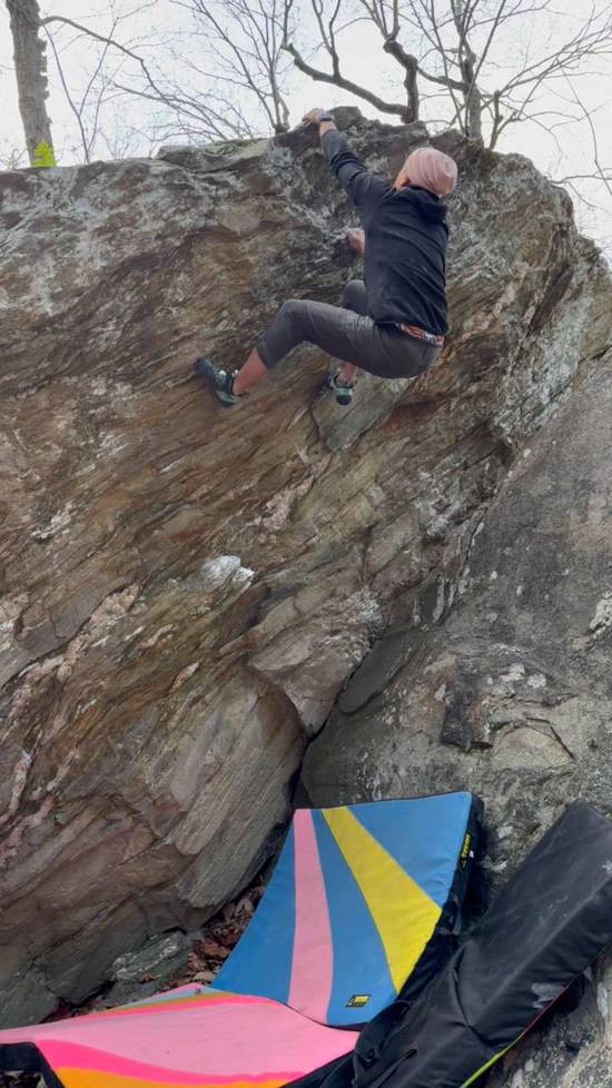 Boone Lunge v4, Moore's Wall - Beta Video from RockaTanaka