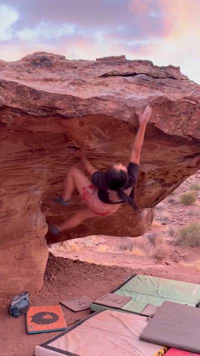 Backhoe Middle v4, Moe's Valley - Beta Video from shanslowclimbs