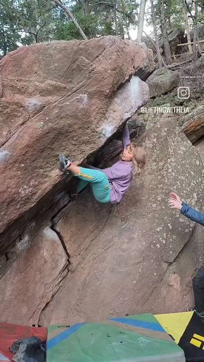 That Flakes It Direct v4, Flagstaff Mountain, CO - Beta Video from liftingwithlia