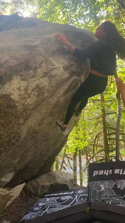 Tyler's Cave v2, Squamish - Beta Video from CathyG