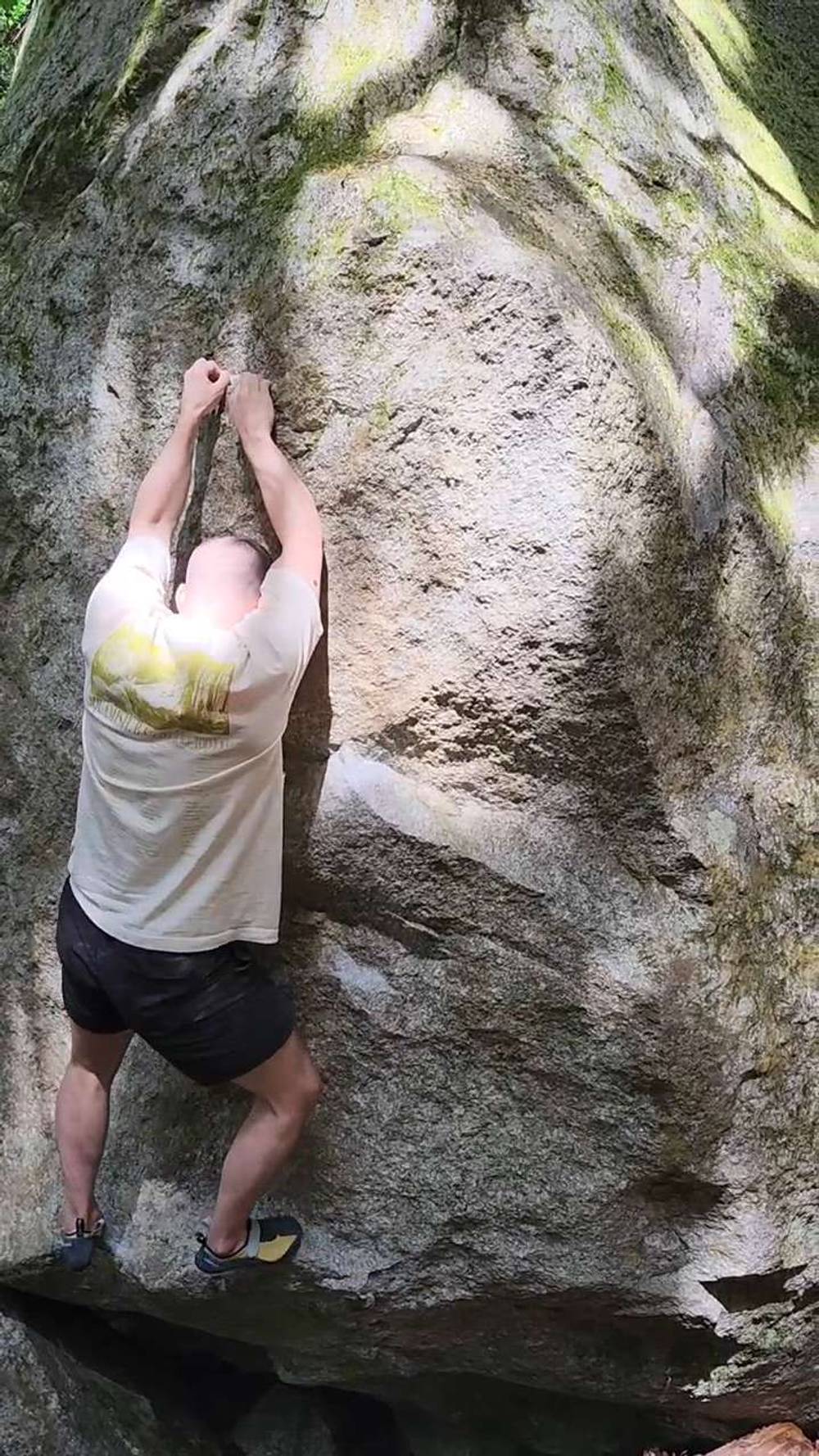 It's Tricky v2, Squamish - Beta Video from CarsonClimbs