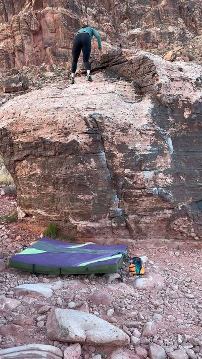 The Black Warm Up - Left-most Face v1, Red Rock - Beta Video from Stefi_g