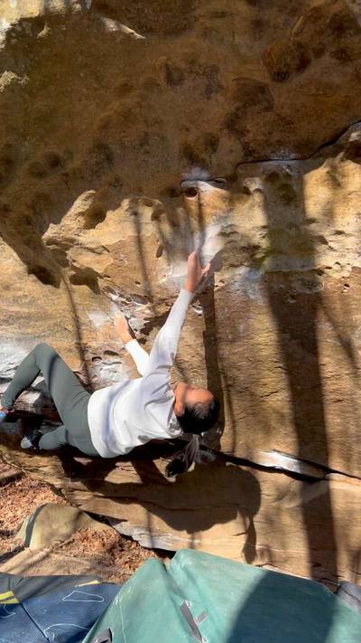 The Red Sea v6, Holy Boulders - Beta Video from clara_climbss