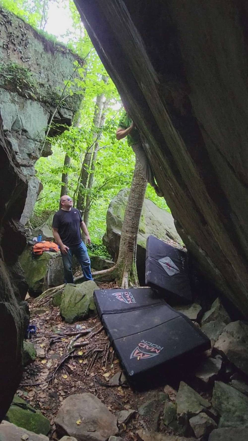 30 degree Wall Traverse v3, Sandstone - Beta Video from ClimbCrewDad
