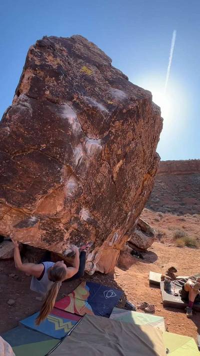 Underachiever v8, Moe's Valley - Beta Video from natontheblocs