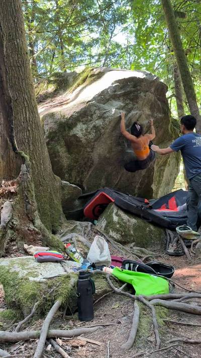 Tyler's Cave v2, Squamish - Beta Video from tiinnngggg