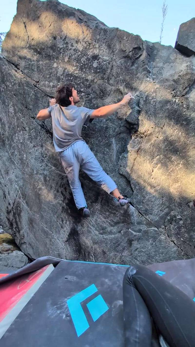The Pendulum (Powerlines) v4, Squamish - Beta Video from FirstNameLastName