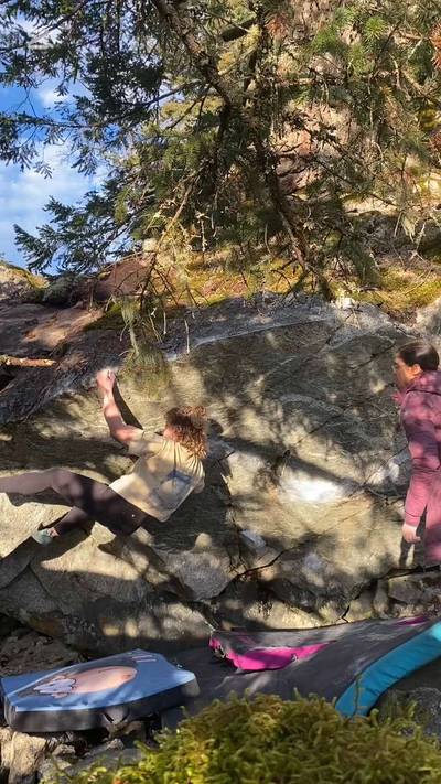 The Bone Garden v8, Squamish - Beta Video from jenhutten