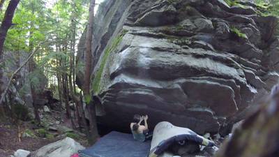 Gibbs' Cave v8, Squamish - Beta Video from Bonzilla