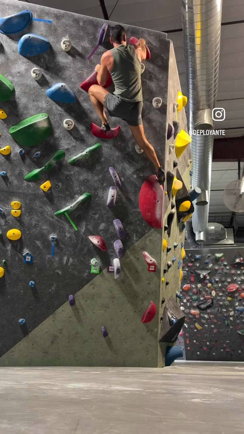 Red #24, Boulder, Black Rock Bouldering Gym - Beta Video from Deployante