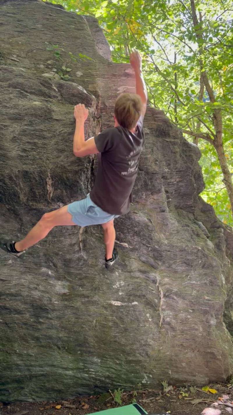 Like Monkey Reflexes v7, Smugglers' Notch - Beta Video from griffin.climbs