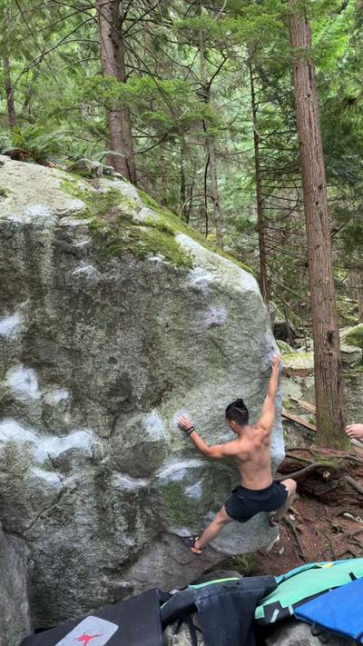 Mr. Bigglesworth Low v10, Squamish - Beta Video from cc.climbs.rocks