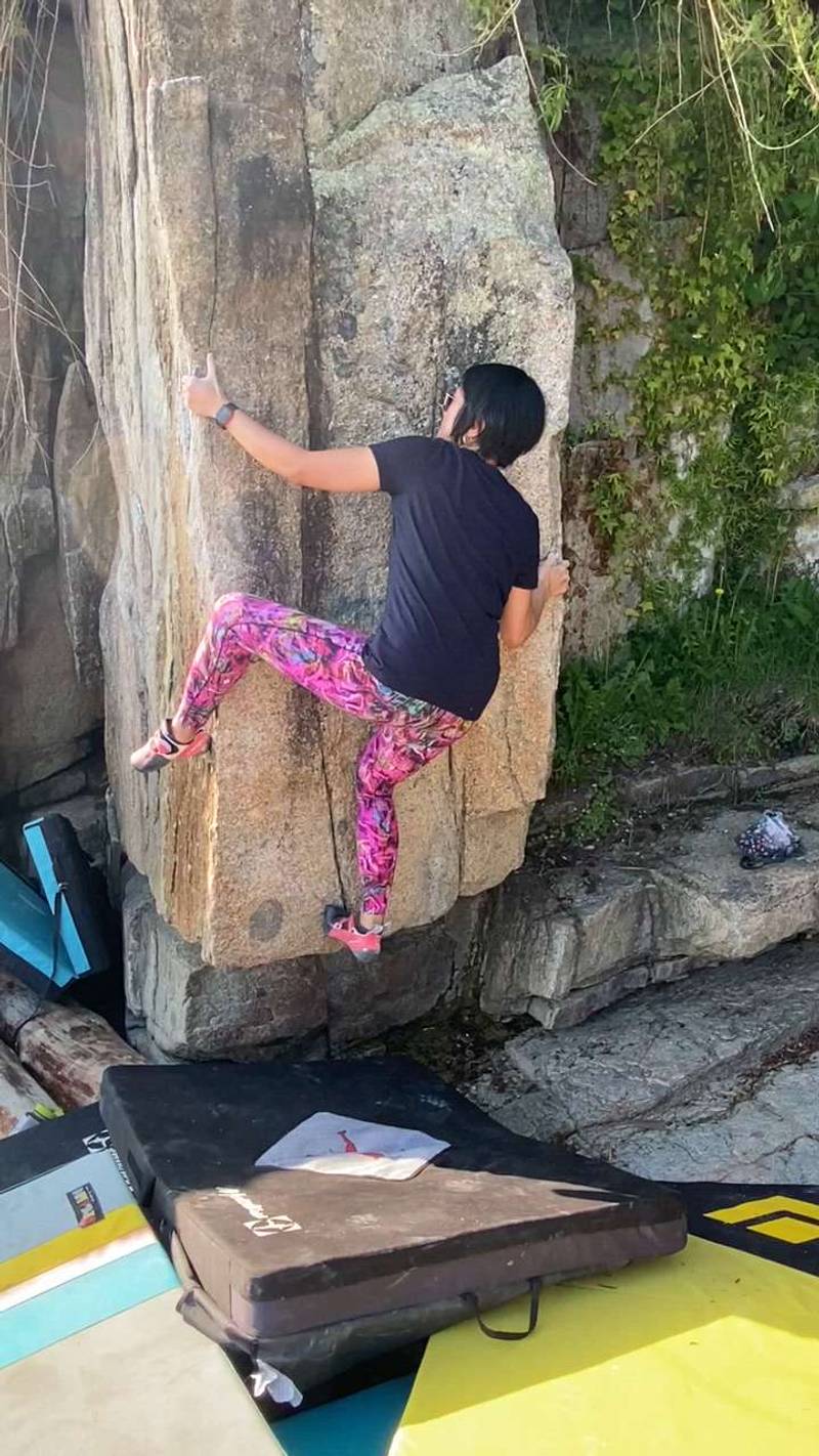 Sandy's Arete v0, Vancouver - Beta Video from moresends