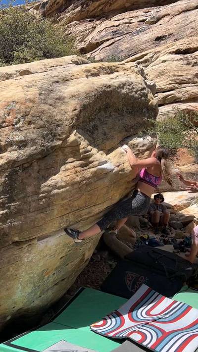 Wobble v5, Red Rock - Beta Video from lalaclimbs