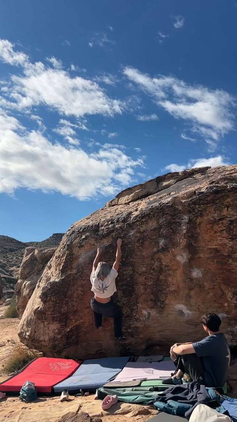 Fang Traverse v3, Moe's Valley - Beta Video from liftingwithlia