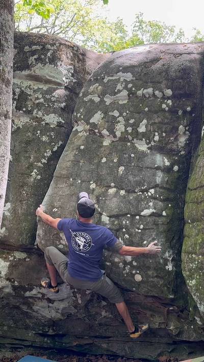Squeeze Yo Titties v4, Hospital Boulders - Beta Video from MarioTheClimber