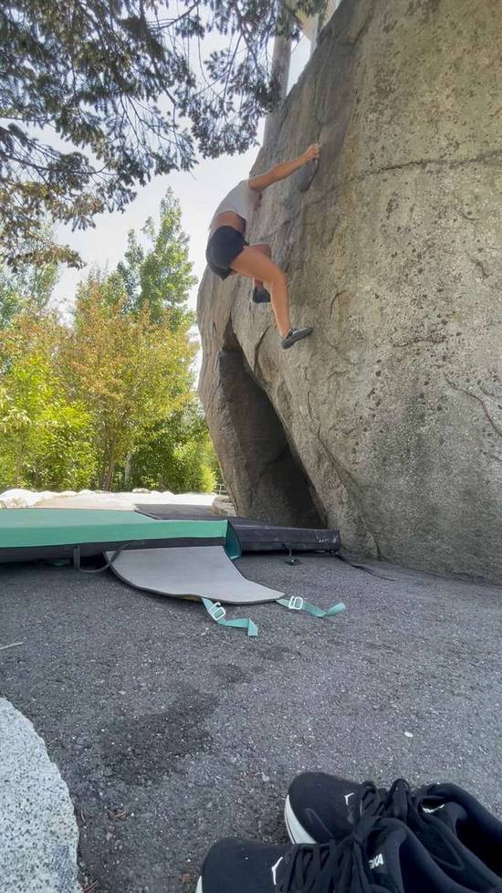 Manhattan Project v6, Lake Tahoe - Beta Video from bean.climbing